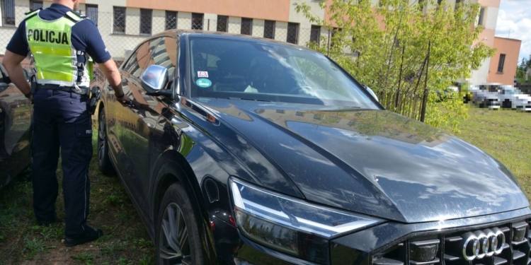 SUWALSCY POLICJANCI ODZYSKALI AUDI SKRADZIONE W NIEMCZECH