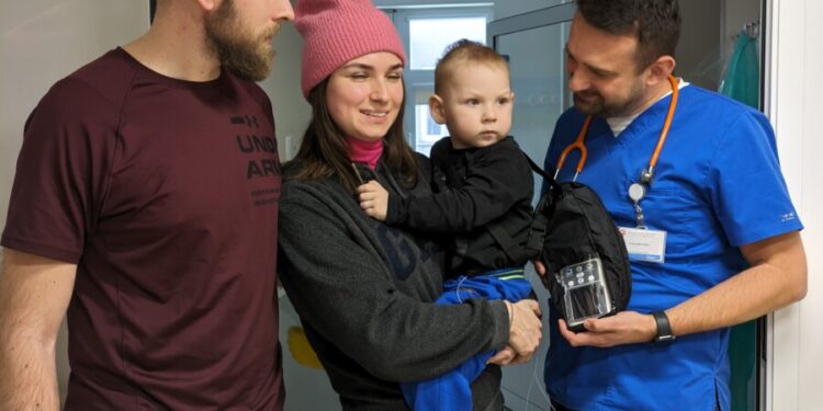 Dzięki pompie dzieci mogą walczyć z białaczką w domu