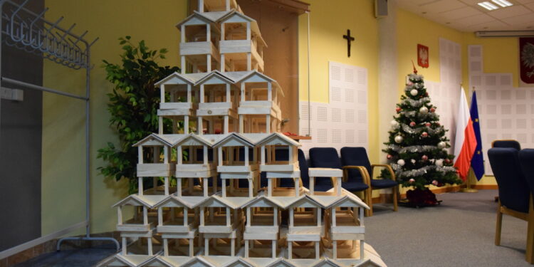 Zapraszamy po karmniki dla ptaków