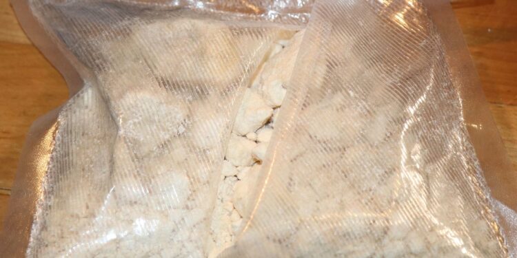 SUWALSCY POLICJANCI PRZEJĘLI PONAD PÓŁ KILOGRAMA AMFETAMINY