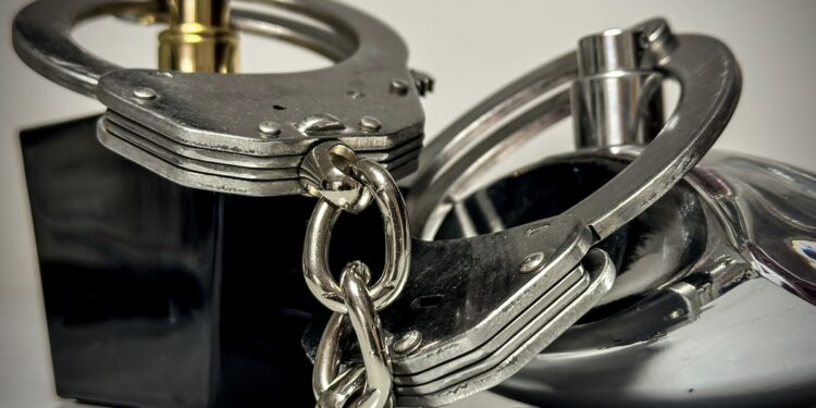 Z KRADZIONYCH PERFUM ZROBILI ŚWIĄTECZNE PREZENTY