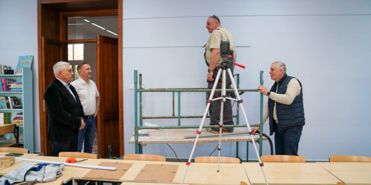 Kolejny etap remontu zabytkowego budynku VI LO