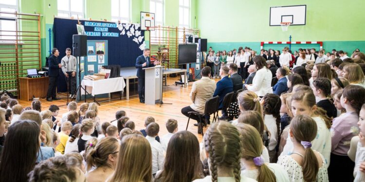 16. rocznica nadania szkole podstawowej w Księżynie imienia ks. Michała Sopoćki