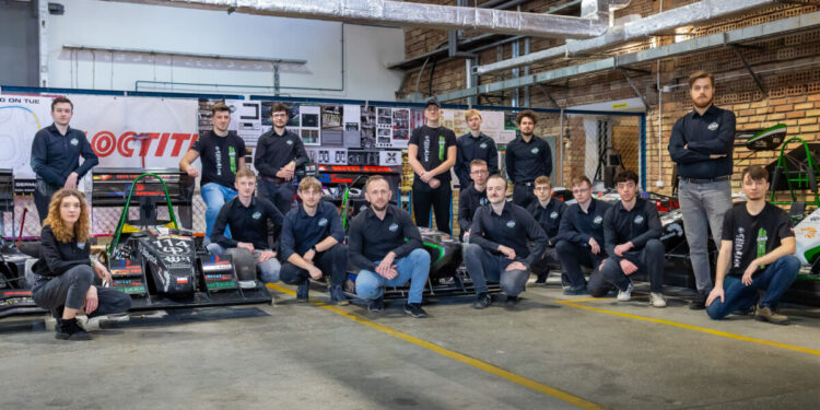 Pierwszy bolid hybrydowy w historii Politechniki Białostockiej