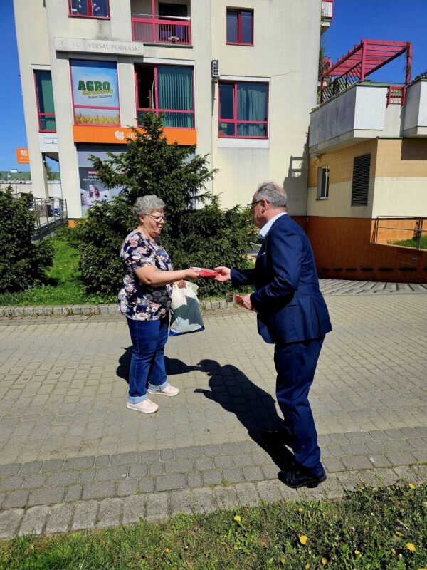 Flagi na święta majowe w Suwałkach