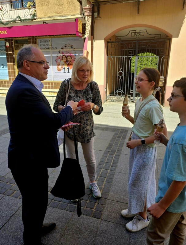 Flagi na święta majowe w Suwałkach