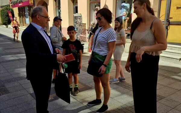 Flagi na święta majowe w Suwałkach