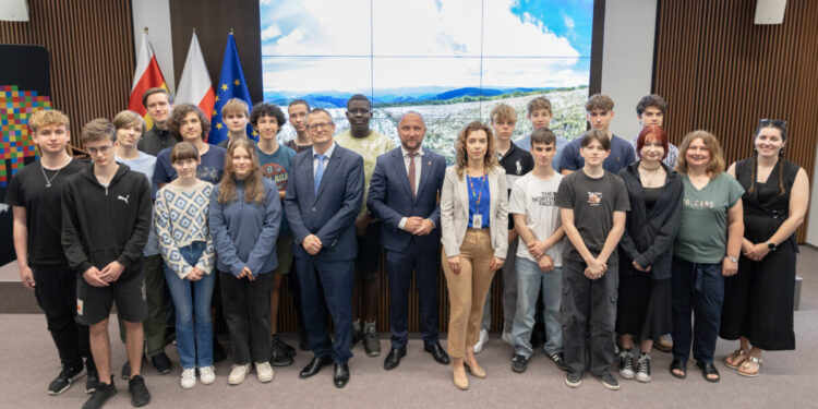 Niemieccy uczniowie odwiedzili urząd marszałkowski