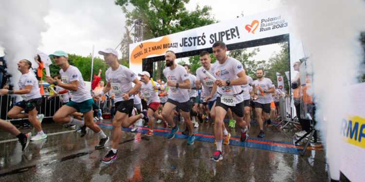 Wirtualny bieg, realne wsparcie. Biegniemy w Krakowie i Warszawie, w Londynie, Zurychu i Nowym Yorku. Białystok, pomożecie?