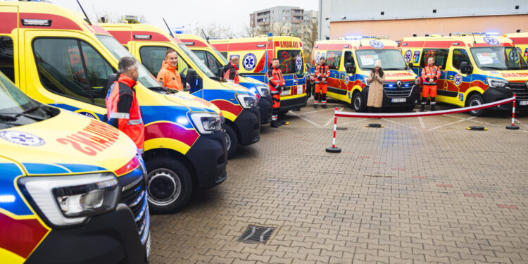 10 nowych ambulansów wesprze system ratownictwa medycznego w województwie