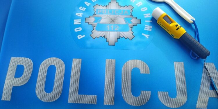 Spowodował kolizję, a jego pasażerowie „pożyczyli” samochód poszkodowanego