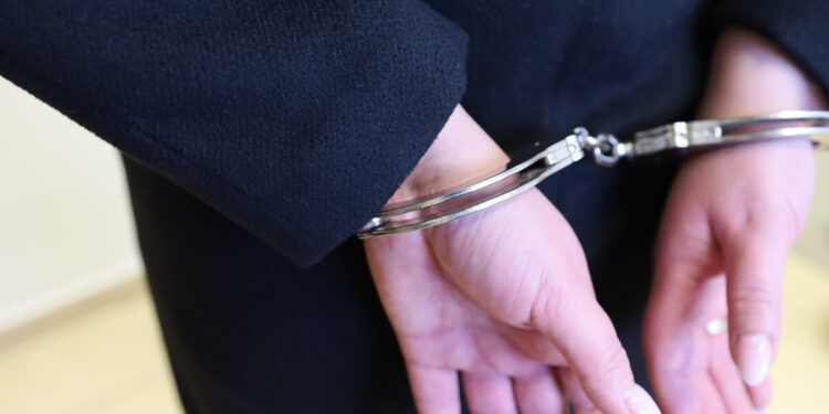 Poszukiwana dwoma listami gończymi wpadła, bo popełniła wykroczenie