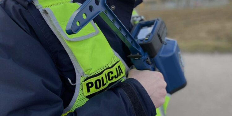 ZA PRĘDKOŚĆ STRACIŁA PRAWO JAZDY