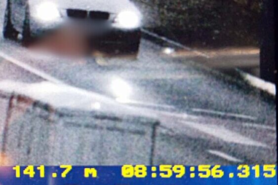 Jechał 110 kilometrów na godzinę przed przejściem dla pieszych!