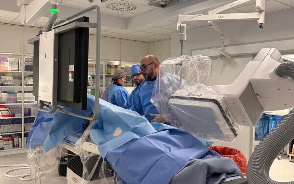 Nowatorski zabieg w USK w Białymstoku - embolizacja naczyń w stawie kolanowym