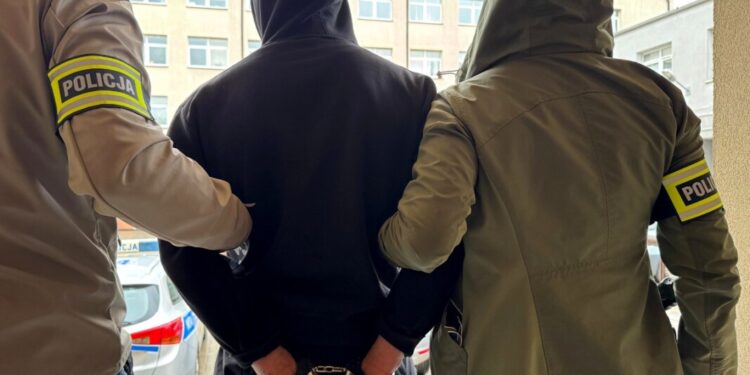 Napastnicy w rękach policjantów