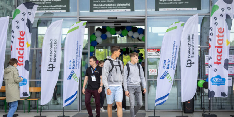 2025-05-22-Targi-Pracy-Politechniki-Białostockiej-fot-Dariusz-Piekut-PB