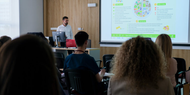 Jak mówić o trudnych diagnozach – konferencja w UDSK w Białymstoku