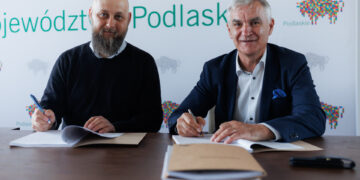 Podpisanie umów o dofinansowanie projektów społecznych i inwestycji w województwie podlaskim