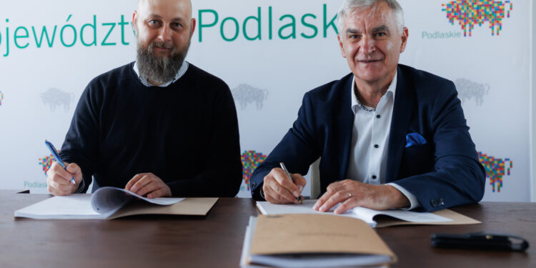 Podpisanie umów o dofinansowanie projektów społecznych i inwestycji w województwie podlaskim