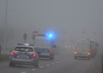 POLICJANCI PILOTOWALI ŁOTEWSKI KONWÓJ Z POMOCĄ HUMANITARNĄ