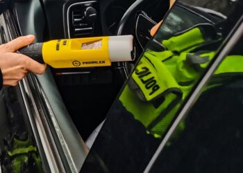 NIETRZEŹWY KIEROWCA ZATRZYMANY DZIĘKI CZUJNOŚCI ŚWIADKÓW