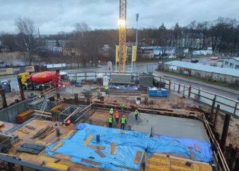 Nowy budynek Starostwa Powiatowego w Białymstoku z każdym dniem rośnie w oczach. - Na tę chwilę długo czekaliśmy.