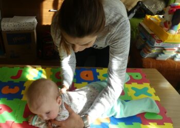 Czternaścioro dzieci z domowego hospicjum Fundacji „Pomóż Im” skorzysta z rehabilitacji finansowanej przez Fundację PGE w ramach projektu „O uśmiech dziecka”.