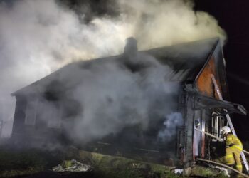 Pożar budynku mieszkalnego w Kalinówce (gm. Wyszki)