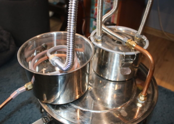 POLICJANCI ZLIKWIDOWALI KOLEJNĄ BIMBROWNIĘ