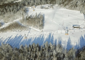 Na narty w marcu – dlaczego warto szusować poza sezonem?