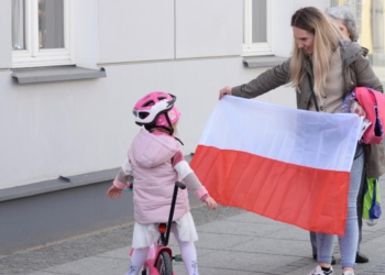 Flagi dla Suwalszczan na święta majowe