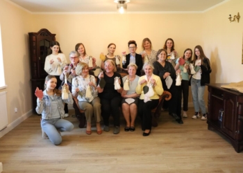 Relacja z Rodzinnych Warsztatów Makramy w Dworze w Niećkowie