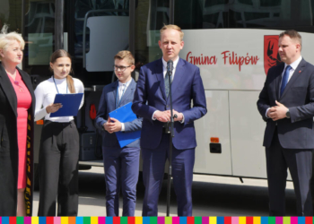 Uczniowie z gminy Filipów dojadą do szkoły nowym autobusem
