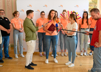 Siatkarki z Klubu Sportowego Białostocka Akademia Siatkówki odebrały dziś  gratulacje od prezydenta Białegostoku