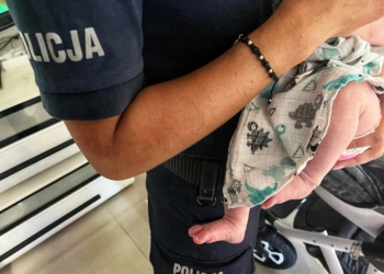 PIJANA MATKA „OPIEKOWAŁA SIĘ” NIEMOWLĘCIEM