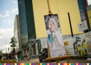 Mural „Wyślij pocztówkę do babci” wróci na ścianę budynku