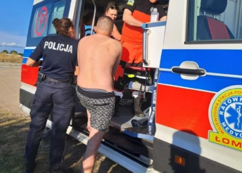 POLICJANT URATOWAŁ MĘŻCZYZNĘ NA JEZIORZE TOCZYŁOWO