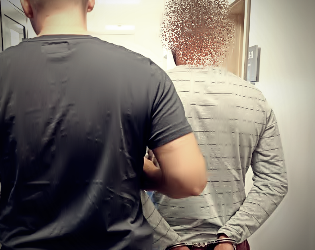 KOLEJNI POSZUKIWANI ZATRZYMANI PRZEZ POLICJANTÓW