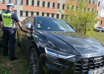 SUWALSCY POLICJANCI ODZYSKALI AUDI SKRADZIONE W NIEMCZECH
