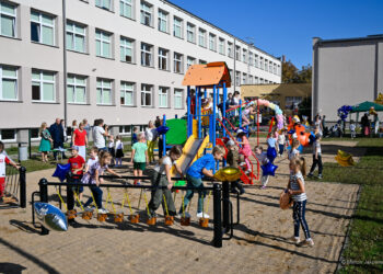 Nowy plac zabaw przy szkole nr 11
