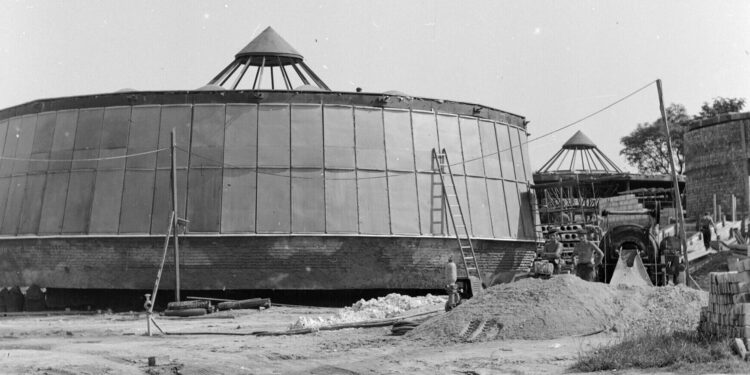 50. urodziny Spodków - impreza w stylu lat 70-tych