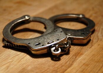 POSZUKIWANY WPADŁ PODCZAS INTERWENCJI