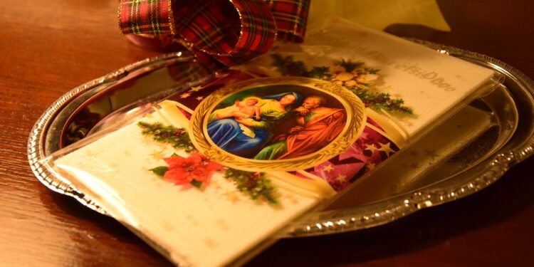 opłatek na tradycyjnej Wigilii na Podlasiu