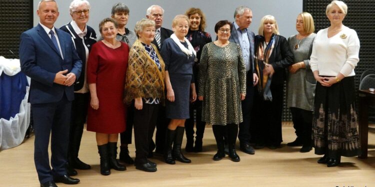 O seniorach i dla seniorów