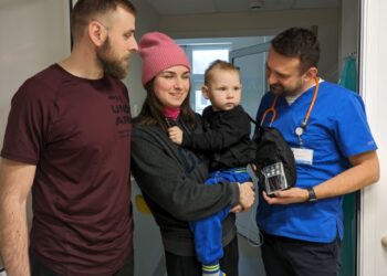 Dzięki pompie dzieci mogą walczyć z białaczką w domu