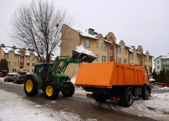 Wywożenie zalegającego śniegu