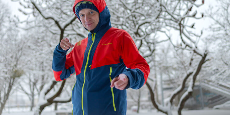 Studenci pomogą podróżnikowi pokonać hulajnogą na płozach 500 km