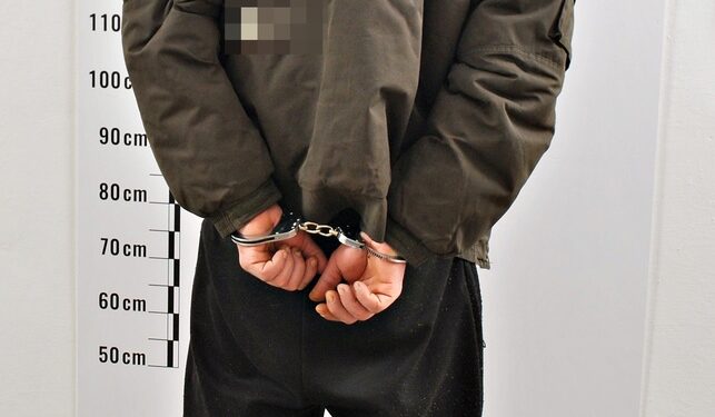 42-LATEK ODPOWIE ZA KRADZIEŻ Z WŁAMANIEM