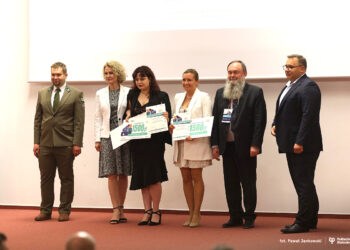 Politechnika Białostocka rozpoczyna komercjalizację pomysłu uczennic na ochronę roślinności Białowieskiego Parku Narodowego